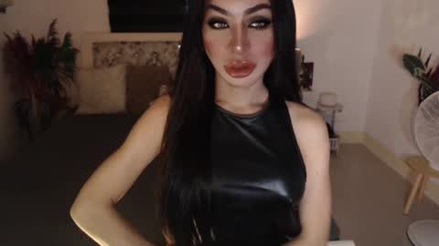 Snapshot of sexenchantresstgirl chatting on 03.05.25 Mistress Maria online show from 03.05.25