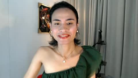 Snapshot of sexiestlara chatting on 06.25.26 lara online show from 06.25.26