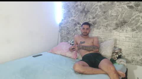 Snapshot of sexincompany chatting on 02.10.25 monserat y thony online show from 02.10.25