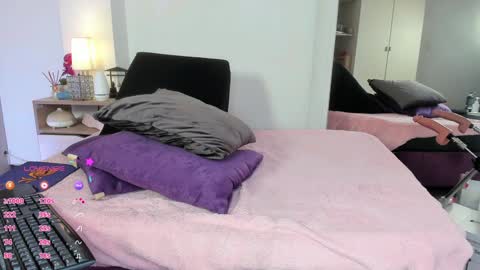 Snapshot of sexirose_19 chatting on 01.23.25 Rosa online show from 01.23.25