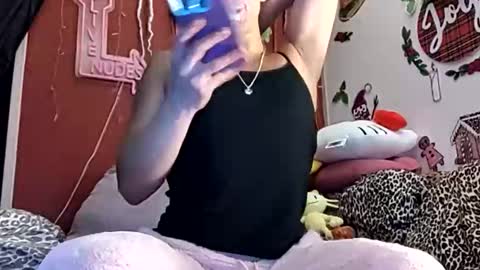 Snapshot of sexiwhiskey699 chatting on 12.23.25 sexiwhiskey699 online show from 12.23.25