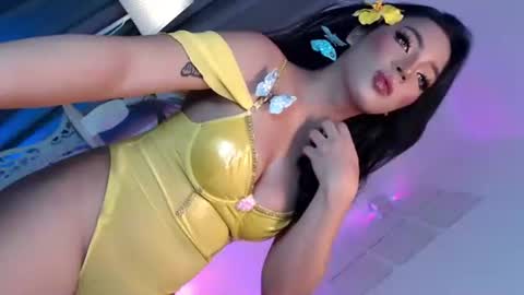 Snapshot of sexlovergirl_soffy chatting on 10.23.25 call me sofia online show from 10.23.25
