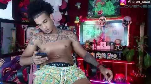 Snapshot of sexo_aharon chatting on 11.21.25 Aharon ravelo online show from 11.21.25