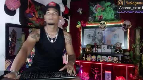 Snapshot of sexo_aharon chatting on 11.29.25 Aharon ravelo online show from 11.29.25