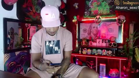 Snapshot of sexo_aharon chatting on 11.30.25 Aharon ravelo online show from 11.30.25