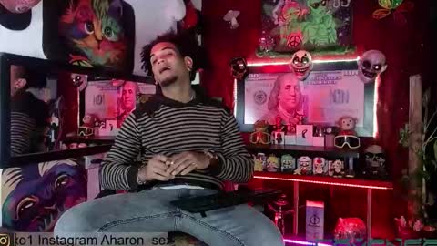 Snapshot of sexo_aharon chatting on 12.21.25 Aharon ravelo online show from 12.21.25