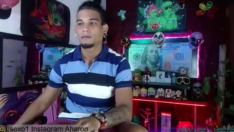 Snapshot of sexo_aharon chatting on 12.22.25 Aharon ravelo online show from 12.22.25