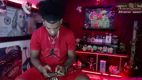 Snapshot of sexo_aharon chatting on 01.18.26 Aharon ravelo online show from 01.18.26