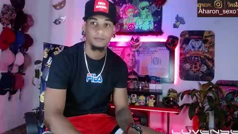 Snapshot of sexo_aharon chatting on 02.15.26 Aharon ravelo online show from 02.15.26