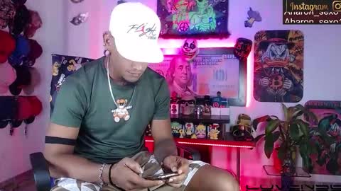 Snapshot of sexo_aharon chatting on 02.16.26 Aharon ravelo online show from 02.16.26