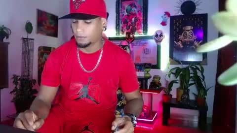 Snapshot of sexo_aharon chatting on 06.12.26 Aharon ravelo online show from 06.12.26