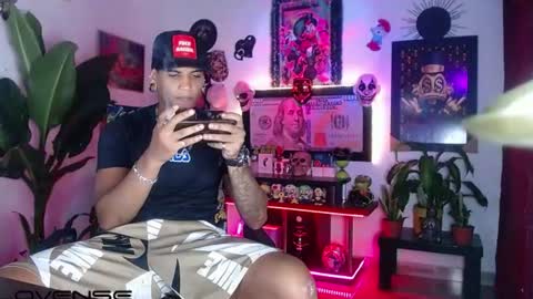 Snapshot of sexo_aharon chatting on 06.19.26 Aharon ravelo online show from 06.19.26