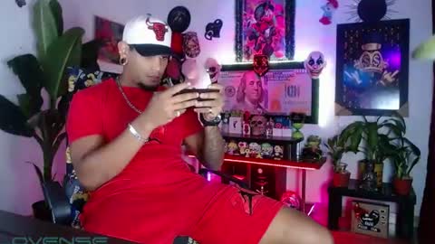 Snapshot of sexo_aharon chatting on 07.04.26 Aharon ravelo online show from 07.04.26
