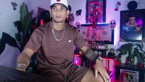 Snapshot of sexo_aharon chatting on 07.17.26 Aharon ravelo online show from 07.17.26