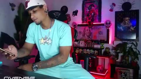 Snapshot of sexo_aharon chatting on 07.23.26 Aharon ravelo online show from 07.23.26