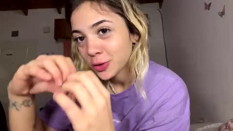 Snapshot of sexsummerr chatting on 06.18.26 HI Privates are OPEN online show from 06.18.26