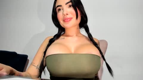 Snapshot of sexual_addiction chatting on 10.16.25 SARA online show from 10.16.25