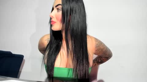 Snapshot of sexual_addiction chatting on 10.21.25 SARA online show from 10.21.25