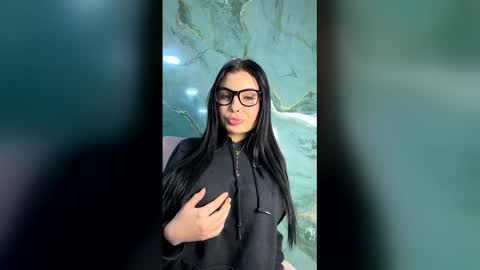 Snapshot of sexual_addiction chatting on 12.13.25 SARA online show from 12.13.25