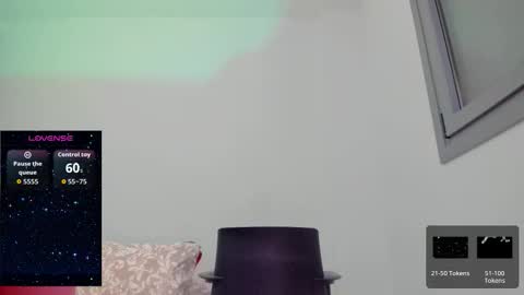 Snapshot of sexual_queen chatting on 10.22.25 Marilyn online show from 10.22.25