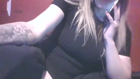 Snapshot of sexxileeah chatting on 12.13.24 sexxileeah online show from 12.13.24