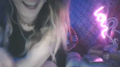 Snapshot of sexxileeah chatting on 12.21.24 sexxileeah online show from 12.21.24