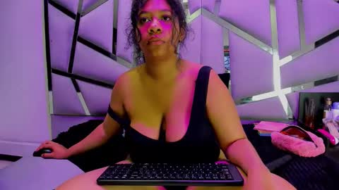 Snapshot of sexxtaty chatting on 06.06.26 Sexxtaty online show from 06.06.26