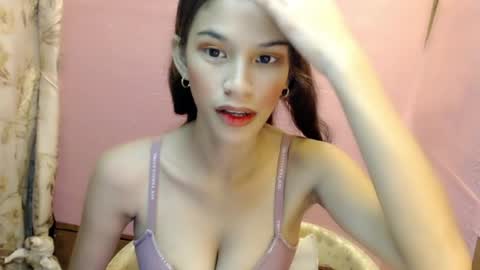 Snapshot of sexxy_dahlia chatting on 05.16.26 Dahlia online show from 05.16.26
