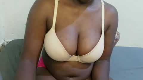 Snapshot of sexxy_maya1 chatting on 04.16.26 sexxy_maya1 online show from 04.16.26