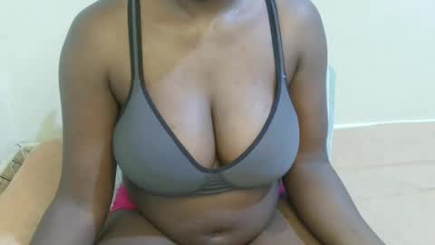 Snapshot of sexxy_maya1 chatting on 04.21.26 sexxy_maya1 online show from 04.21.26