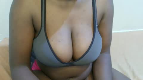 Snapshot of sexxy_maya1 chatting on 04.29.26 sexxy_maya1 online show from 04.29.26