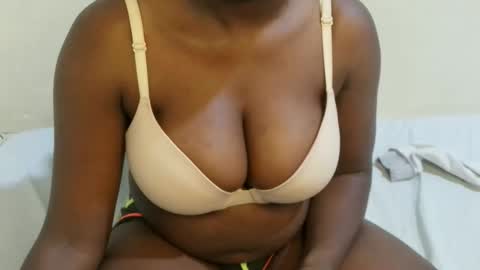 Snapshot of sexxy_maya1 chatting on 04.29.26 sexxy_maya1 online show from 04.29.26