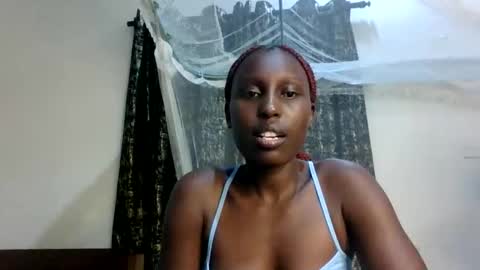 Snapshot of sexxy_melmine chatting on 05.12.26 Dolly online show from 05.12.26