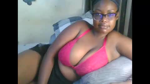 Snapshot of sexxy_mish chatting on 04.27.26 sexxy_mish online show from 04.27.26