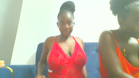 Snapshot of sexxy_thick_ebony chatting on 10.15.25 Sweet doll  online show from 10.15.25