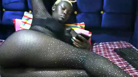Snapshot of sexxy_triza chatting on 04.28.26 triza online show from 04.28.26