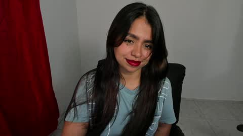 Snapshot of sexxyhot23 chatting on 01.21.25 LINDA online show from 01.21.25