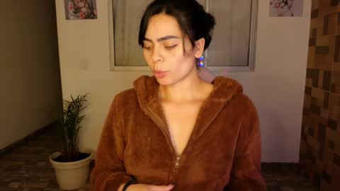  Angie   online show from 02.05.25