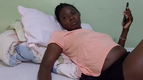 Snapshot of sexxymelanin73 chatting on 11.01.25 Sexy Boobs online show from 11.01.25