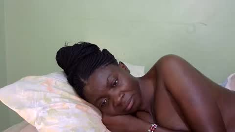 Snapshot of sexxymelanin73 chatting on 11.05.25 Sexy Boobs online show from 11.05.25