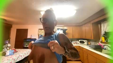 Snapshot of sexy4uenvy chatting on 07.17.26 sexy4uenvy online show from 07.17.26