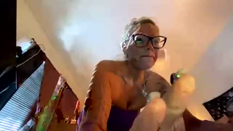Snapshot of sexy4uenvy chatting on 07.18.26 sexy4uenvy online show from 07.18.26