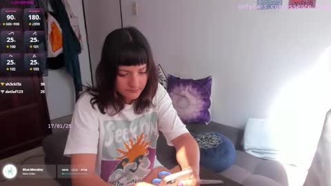 Snapshot of sexy__emma chatting on 01.17.25 sexy__emma online show from 01.17.25