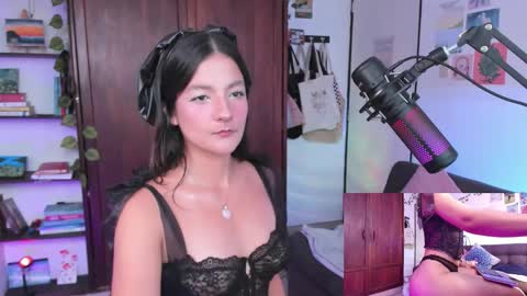 Snapshot of sexy__emma chatting on 10.01.25 sexy__emma online show from 10.01.25