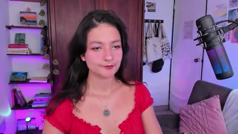 Snapshot of sexy__emma chatting on 10.08.25 sexy__emma online show from 10.08.25