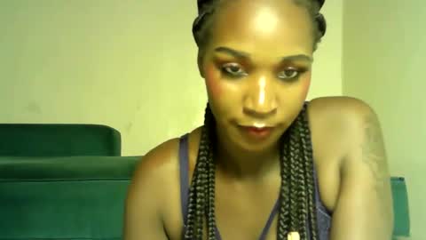 Snapshot of sexy_africana05 chatting on 05.10.26 sexy_africana05 online show from 05.10.26