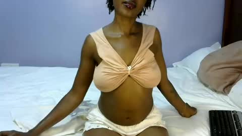 Snapshot of sexy_b7 chatting on 07.28.26 kiki online show from 07.28.26