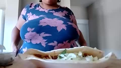 Snapshot of sexy_bbw93 chatting on 10.21.25 sexy_bbw93 online show from 10.21.25