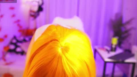 Snapshot of sexy_blonde_doll chatting on 10.22.25 Lina online show from 10.22.25