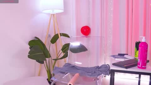 Snapshot of sexy_blonde_doll chatting on 02.07.26 Lina online show from 02.07.26